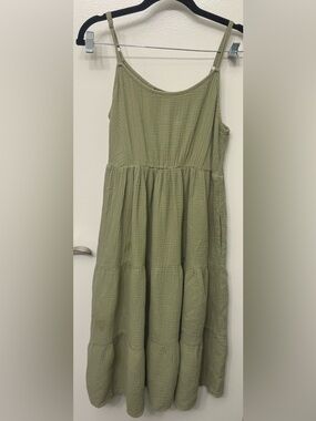 EUC Chelsea & Theodore Green Sleeveless Dress | Scoop Neck Casual Dress